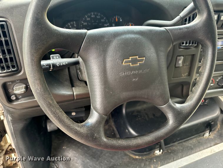 image for item OF9740 2009 Chevrolet  C5500 shuttle bus