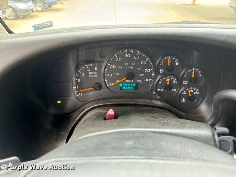 image for item OF9740 2009 Chevrolet  C5500 shuttle bus