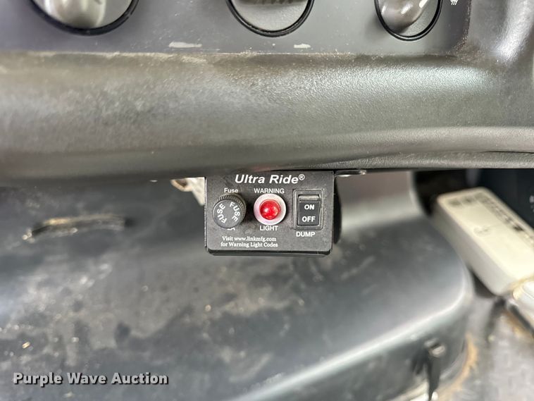 image for item OF9740 2009 Chevrolet  C5500 shuttle bus