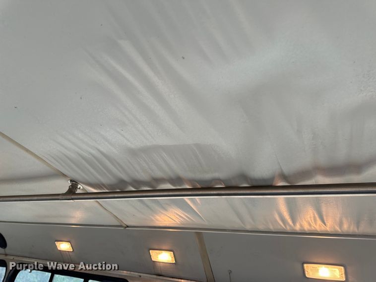 image for item OF9740 2009 Chevrolet  C5500 shuttle bus