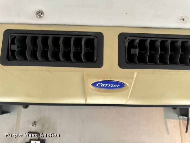 image for item OF9740 2009 Chevrolet  C5500 shuttle bus