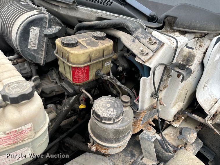 image for item OF9740 2009 Chevrolet  C5500 shuttle bus