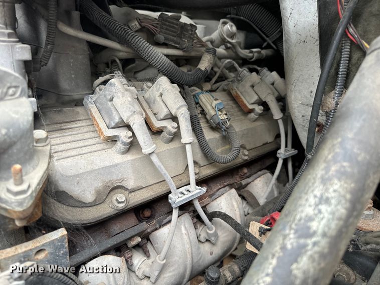 image for item OF9740 2009 Chevrolet  C5500 shuttle bus