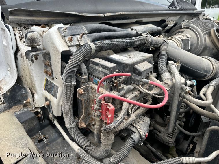 image for item OF9740 2009 Chevrolet  C5500 shuttle bus