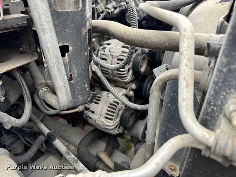 image for item OF9740 2009 Chevrolet  C5500 shuttle bus