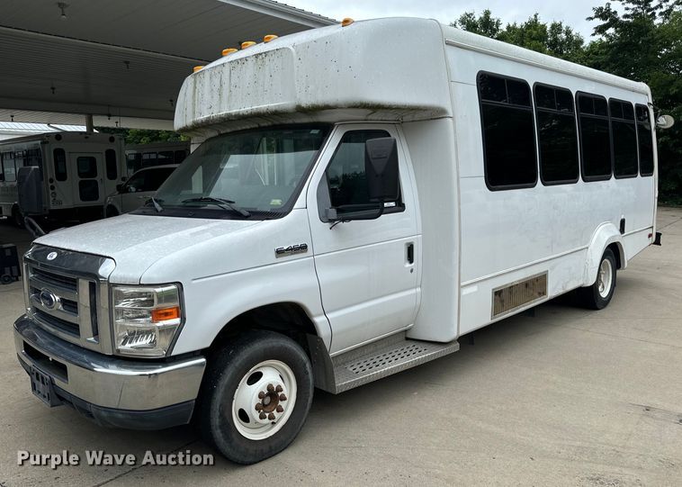 image for item OF9741 2011 Ford E450 Super Duty shuttle bus