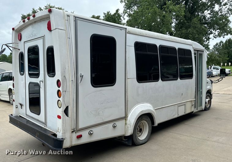 image for item OF9741 2011 Ford E450 Super Duty shuttle bus