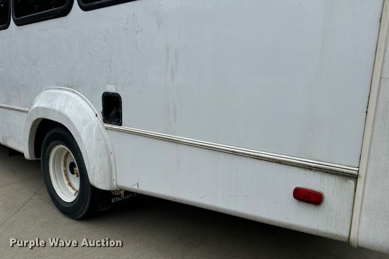 image for item OF9741 2011 Ford E450 Super Duty shuttle bus