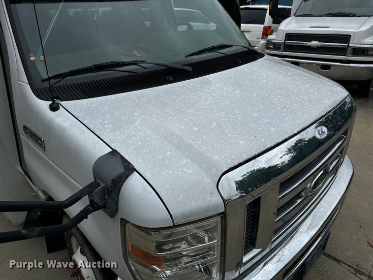 image for item OF9741 2011 Ford E450 Super Duty shuttle bus