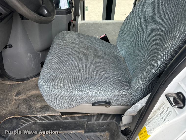 image for item OF9741 2011 Ford E450 Super Duty shuttle bus