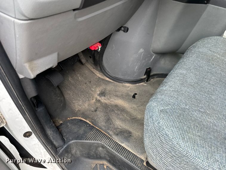 image for item OF9741 2011 Ford E450 Super Duty shuttle bus