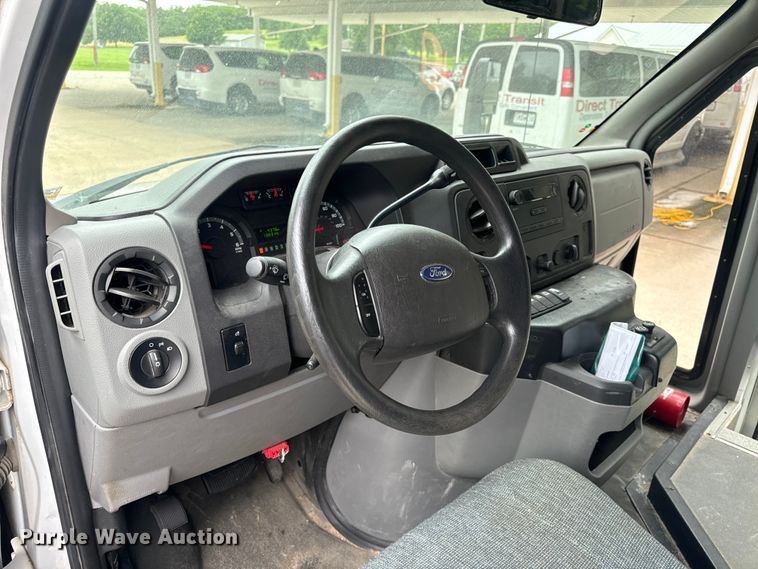 image for item OF9741 2011 Ford E450 Super Duty shuttle bus