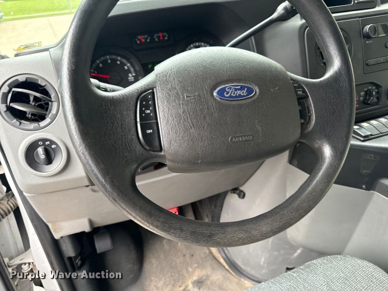 image for item OF9741 2011 Ford E450 Super Duty shuttle bus