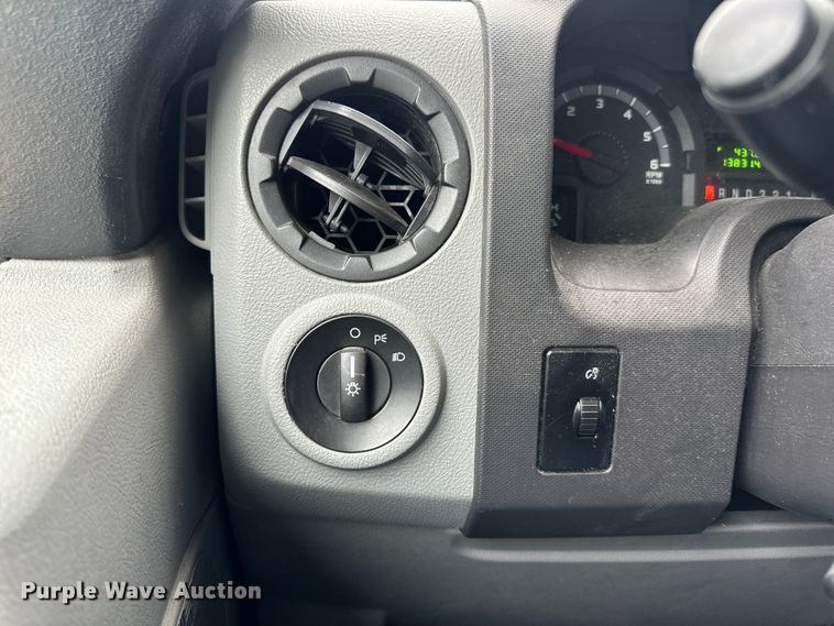 image for item OF9741 2011 Ford E450 Super Duty shuttle bus