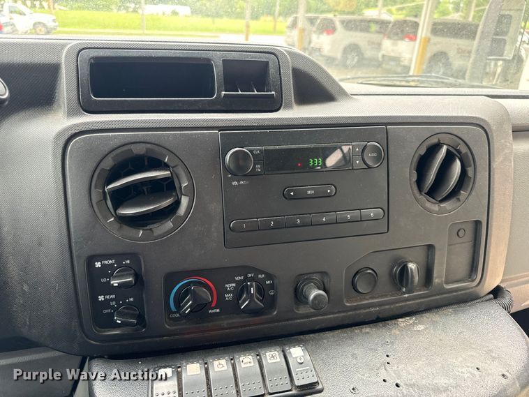 image for item OF9741 2011 Ford E450 Super Duty shuttle bus