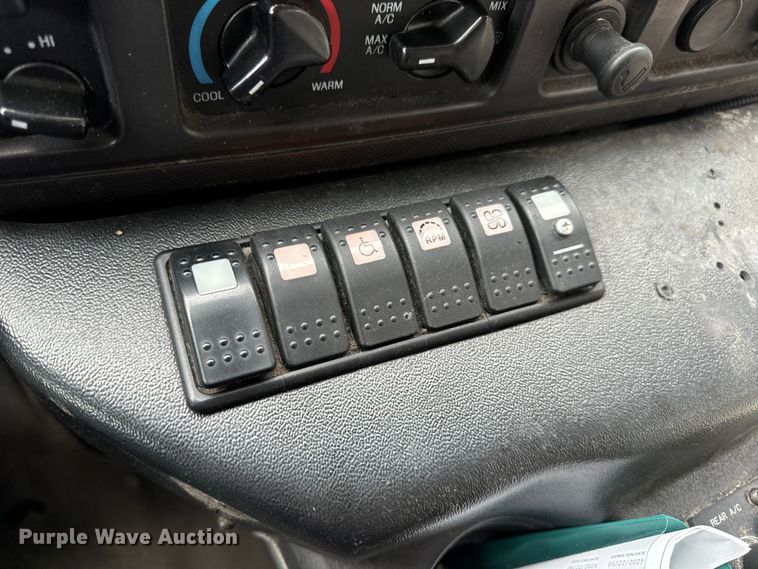 image for item OF9741 2011 Ford E450 Super Duty shuttle bus