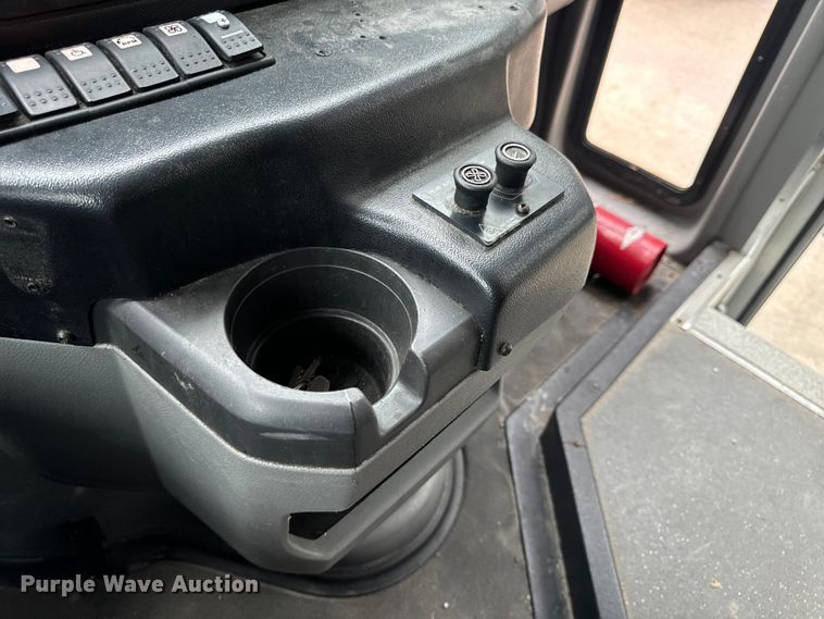 image for item OF9741 2011 Ford E450 Super Duty shuttle bus