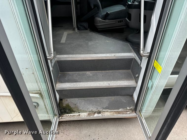 image for item OF9741 2011 Ford E450 Super Duty shuttle bus