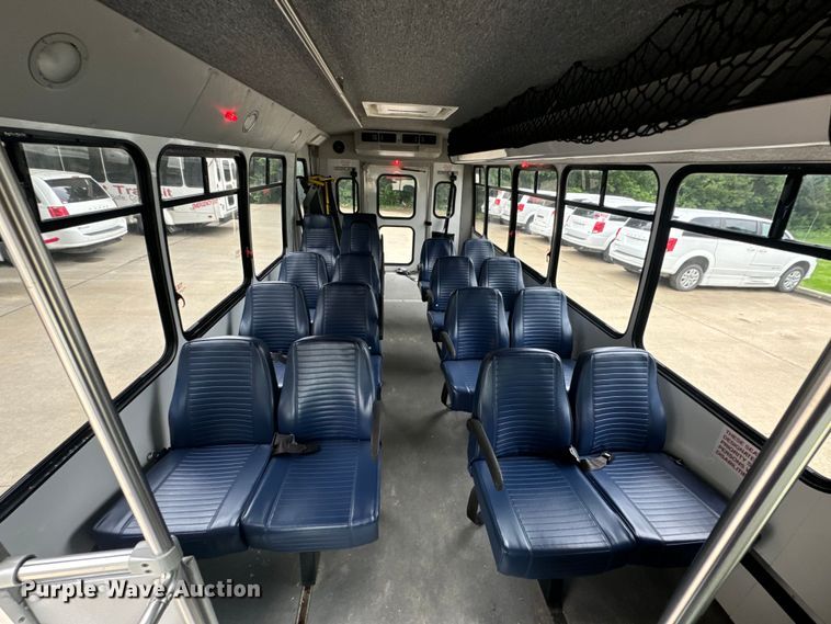 image for item OF9741 2011 Ford E450 Super Duty shuttle bus