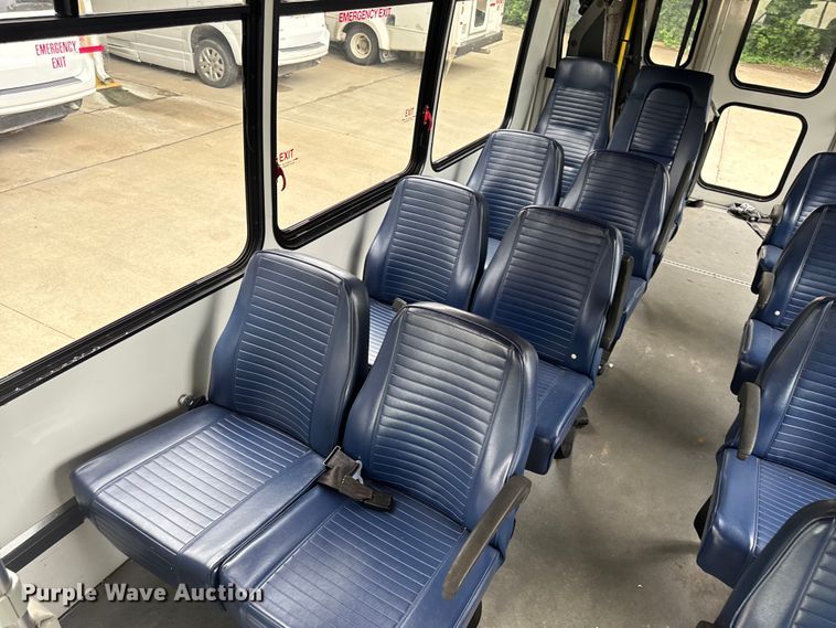 image for item OF9741 2011 Ford E450 Super Duty shuttle bus