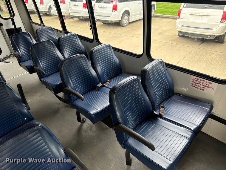 image for item OF9741 2011 Ford E450 Super Duty shuttle bus