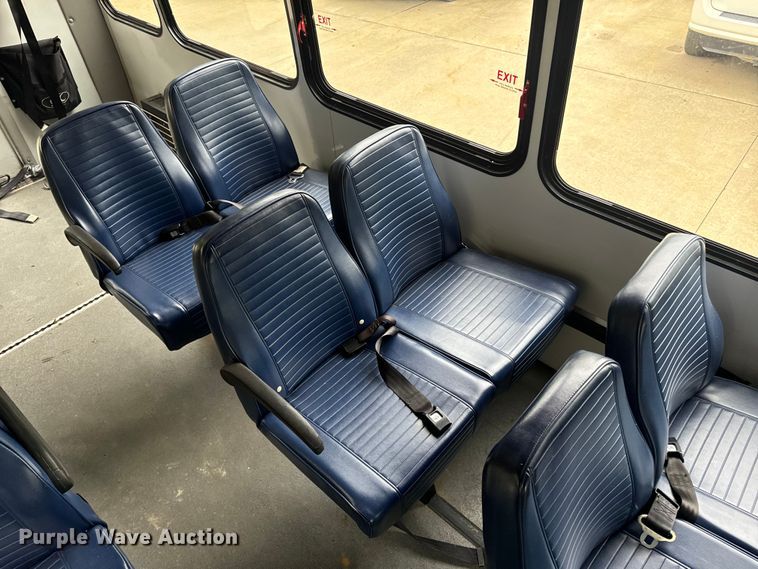 image for item OF9741 2011 Ford E450 Super Duty shuttle bus