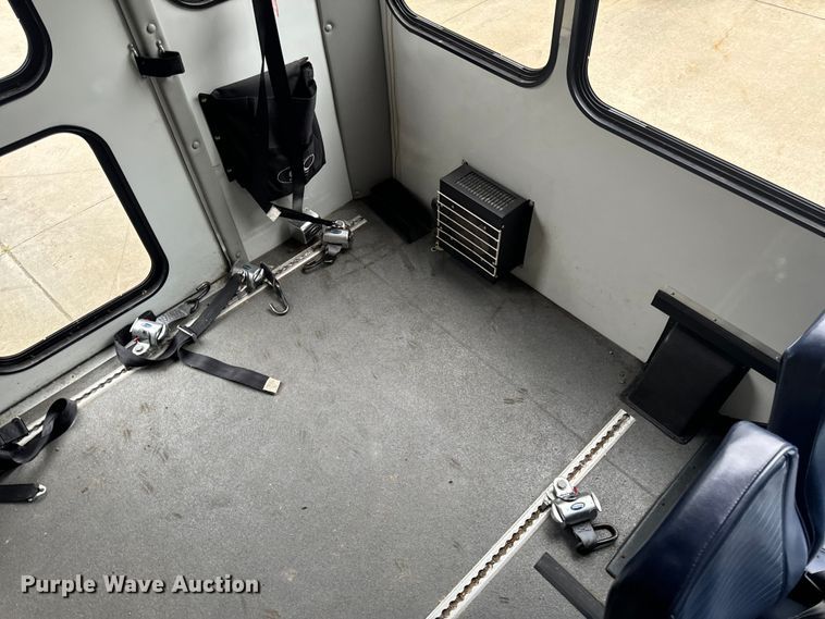 image for item OF9741 2011 Ford E450 Super Duty shuttle bus