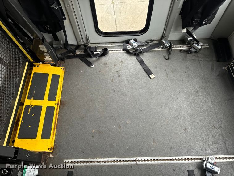 image for item OF9741 2011 Ford E450 Super Duty shuttle bus