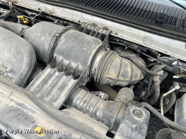 image for item OF9741 2011 Ford E450 Super Duty shuttle bus