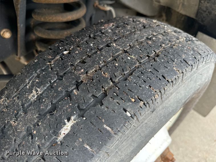 image for item OF9741 2011 Ford E450 Super Duty shuttle bus