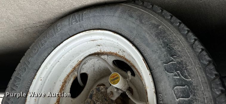 image for item OF9741 2011 Ford E450 Super Duty shuttle bus