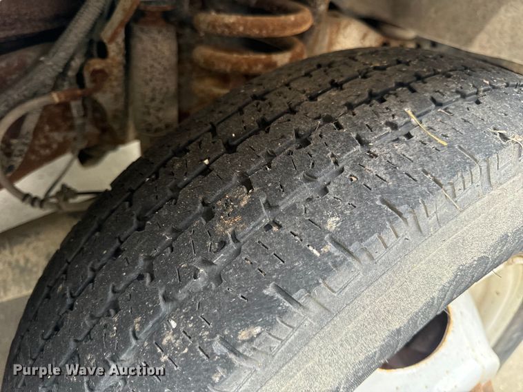 image for item OF9741 2011 Ford E450 Super Duty shuttle bus