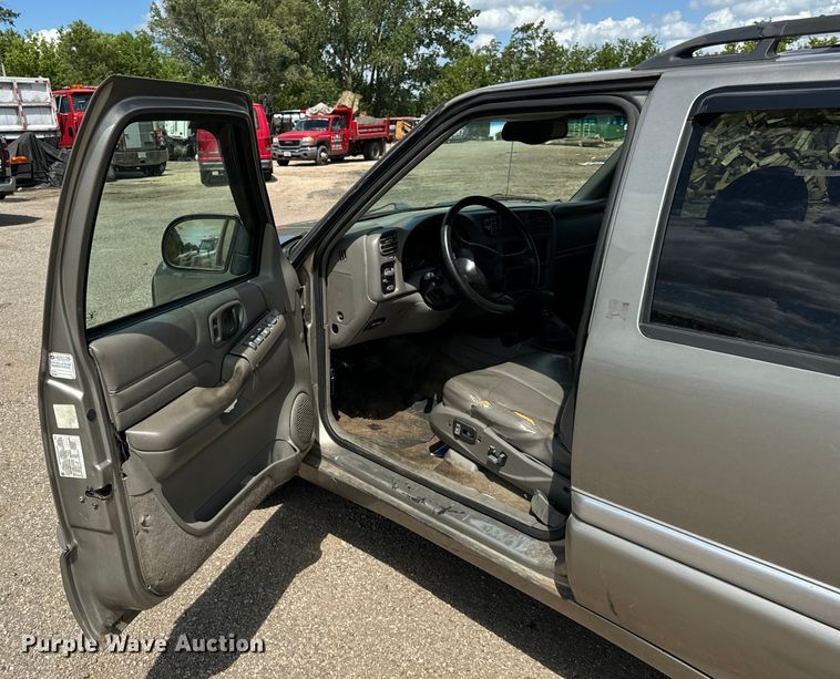 image for item OG9563 2000 GMC Jimmy SUV