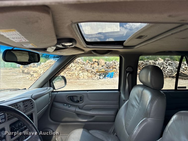 image for item OG9563 2000 GMC Jimmy SUV