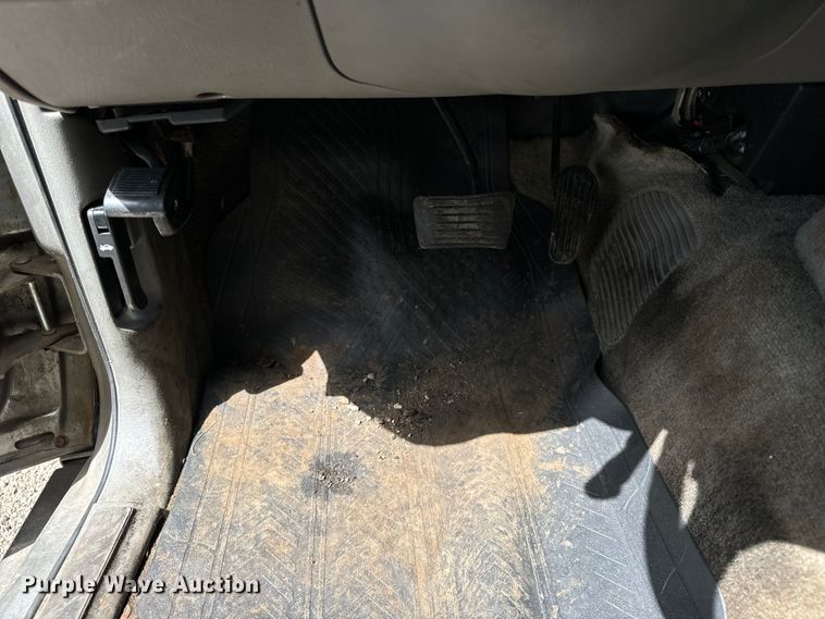 image for item OG9563 2000 GMC Jimmy SUV