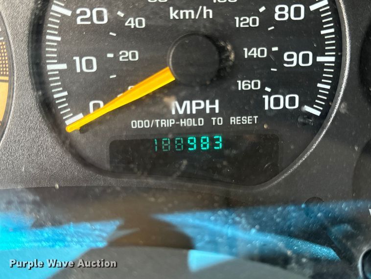 image for item OG9563 2000 GMC Jimmy SUV