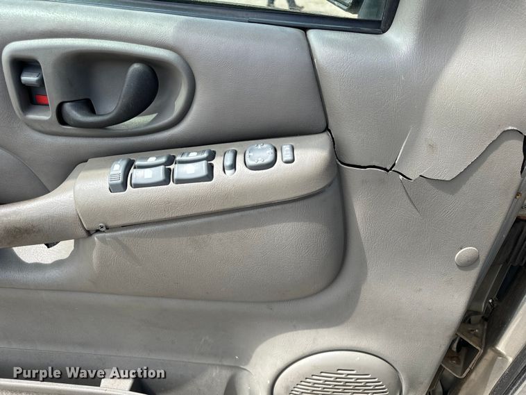 image for item OG9563 2000 GMC Jimmy SUV