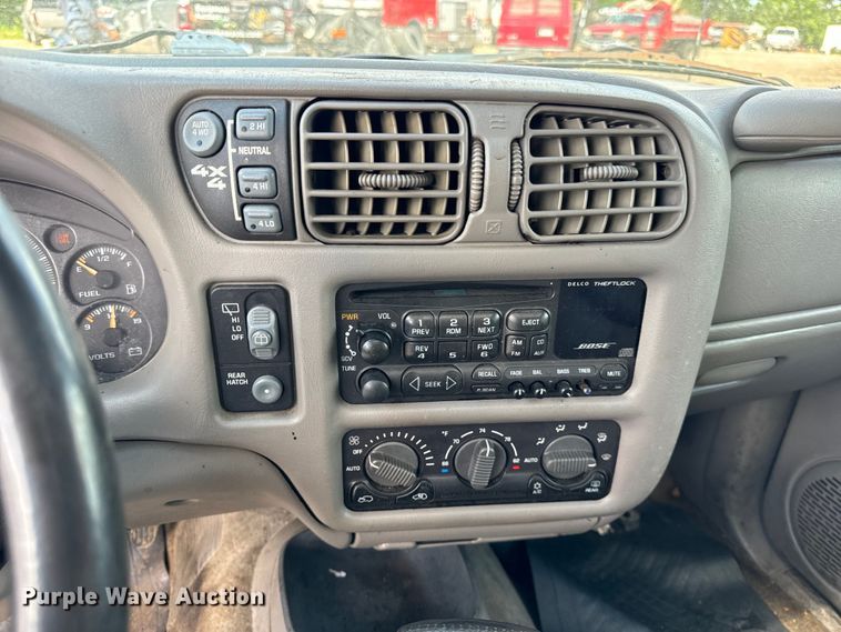 image for item OG9563 2000 GMC Jimmy SUV