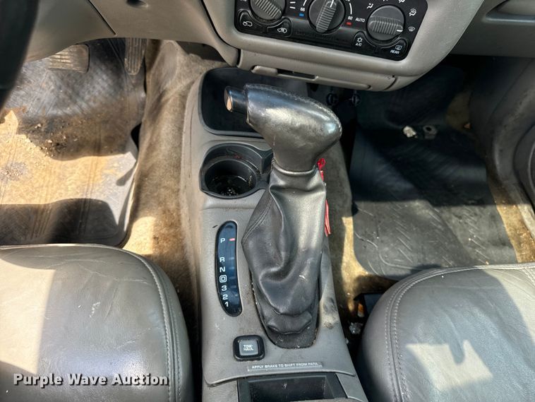 image for item OG9563 2000 GMC Jimmy SUV