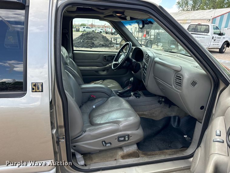 image for item OG9563 2000 GMC Jimmy SUV