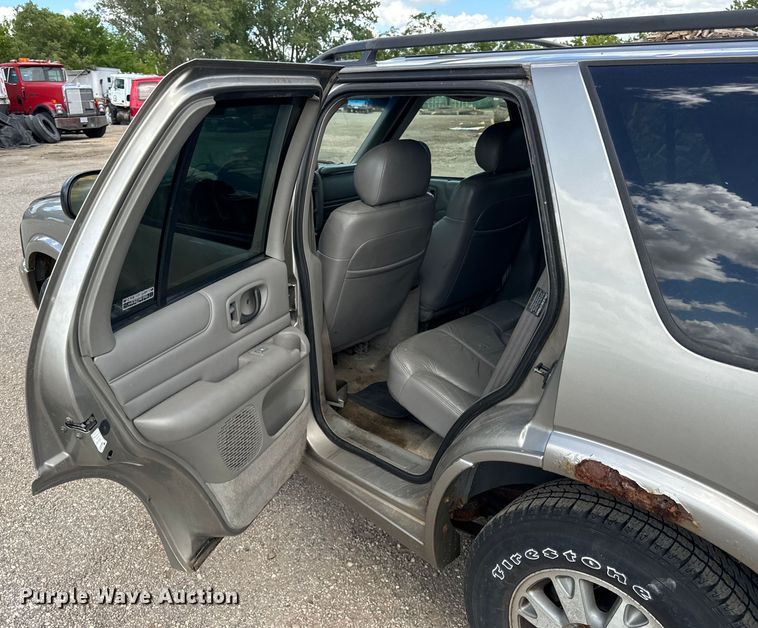 image for item OG9563 2000 GMC Jimmy SUV