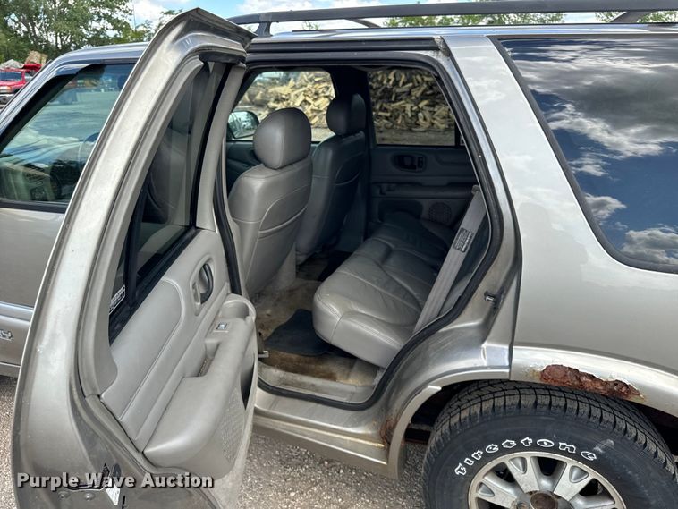 image for item OG9563 2000 GMC Jimmy SUV