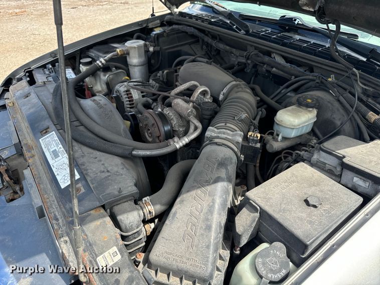 image for item OG9563 2000 GMC Jimmy SUV