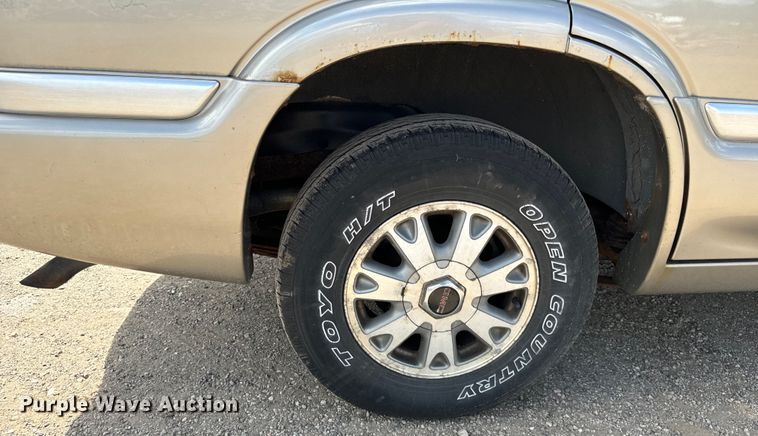 image for item OG9563 2000 GMC Jimmy SUV