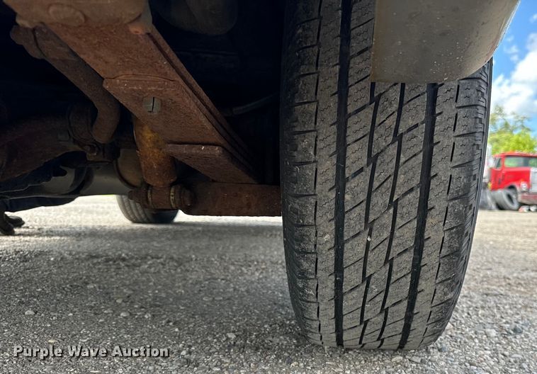 image for item OG9563 2000 GMC Jimmy SUV