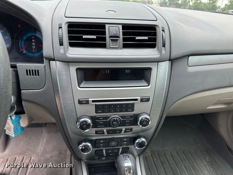 image for item OI9099 2012 Ford Fusion SE 