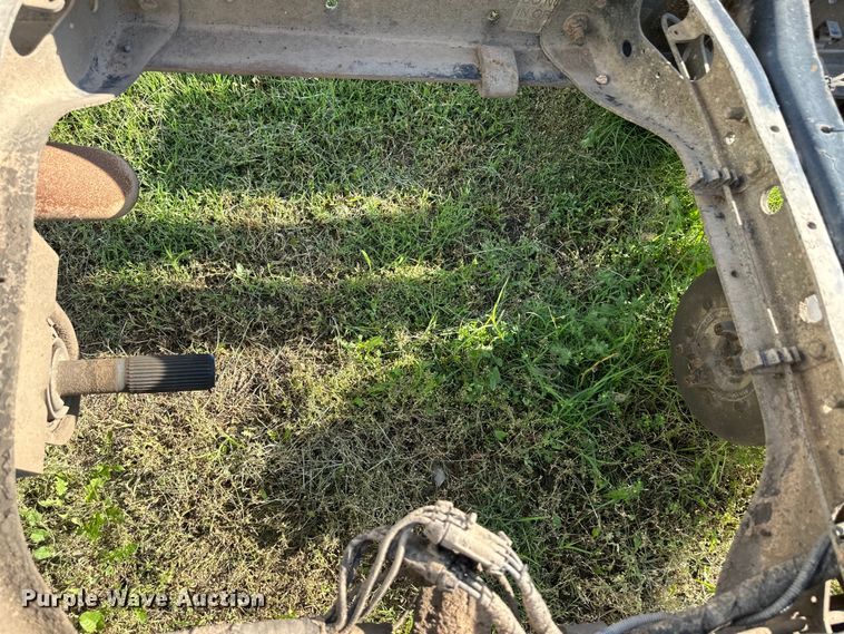 image for item OI9247 2003 International 4300 truck cab and chassis