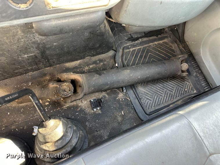 image for item OI9247 2003 International 4300 truck cab and chassis