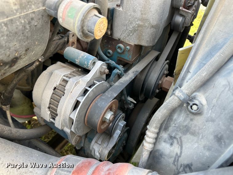 image for item OI9247 2003 International 4300 truck cab and chassis