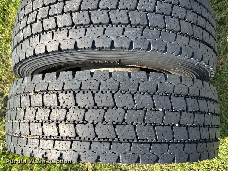 image for item OI9247 2003 International 4300 truck cab and chassis